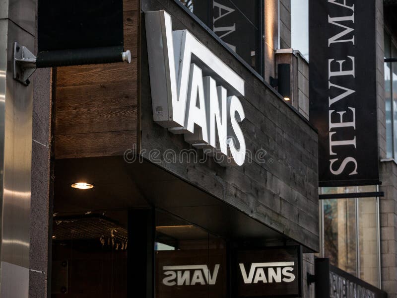 vans boutique montreal