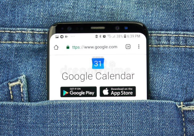 MONTREAL, CANADÁ - 4 DE OUTUBRO DE 2018: App de Google Calendar na tela s8 em calças de brim azuis de um bolso Google é uma tecno fotografia de stock MONTREAL, CANADÁ - 4 DE OUTUBRO DE 2018: App de Google Calendar na tela s8 em calças de brim azuis de um bolso Google é uma tecno fotografia de stock