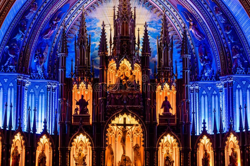 MONTREAL, QUEBEC KANADA, MAJ, - 21, 2018: Wnętrze Notre-Dame De Quebec katedra; Quebec miasto, Quebec obraz royalty free MONTREAL, QUEBEC KANADA, MAJ, - 21, 2018: Wnętrze Notre-Dame De Quebec katedra; Quebec miasto, Quebec obraz royalty free