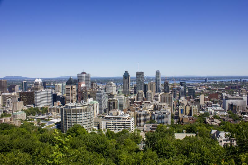 Montreal van de binnenstad op een de zomerdag stock afbeelding Montreal van de binnenstad op een de zomerdag stock afbeelding