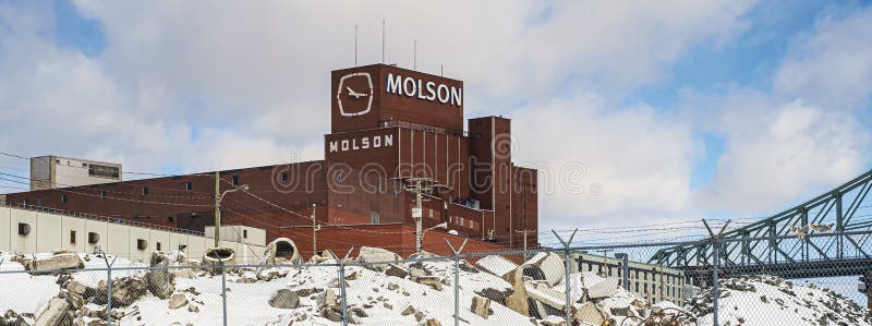 Montrealska firma browarnicza molson coors zimą