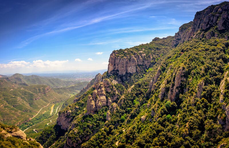 Montserrat grünen Felsen nahe der Montserrat-Abtei, Katalonien, Spanien stockbilder Montserrat grünen Felsen nahe der Montserrat-Abtei, Katalonien, Spanien stockbilder