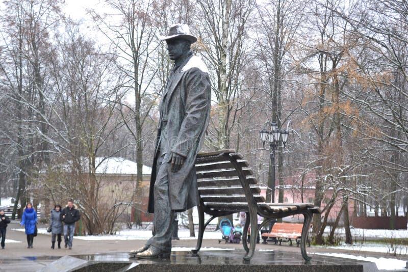Monument aan Sergey Rakhmaninov, greate Russische musicus 2009, de Stad van Velikiy Novgorod stock fotografie Monument aan Sergey Rakhmaninov, greate Russische musicus 2009, de Stad van Velikiy Novgorod stock fotografie