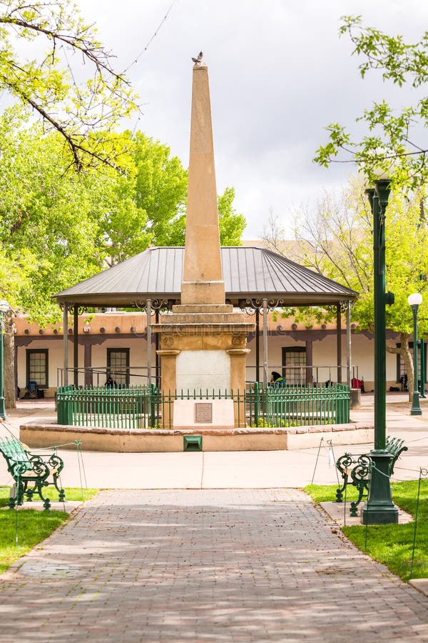 Monument bei Santa Fe Plaza, New Mexiko stockfotografie Monument bei Santa Fe Plaza, New Mexiko stockfotografie