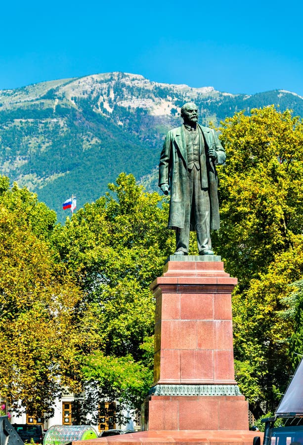 Monument de Vladimir Lenin à Yalta, Crimée images libres de droits Monument de Vladimir Lenin à Yalta, Crimée images libres de droits