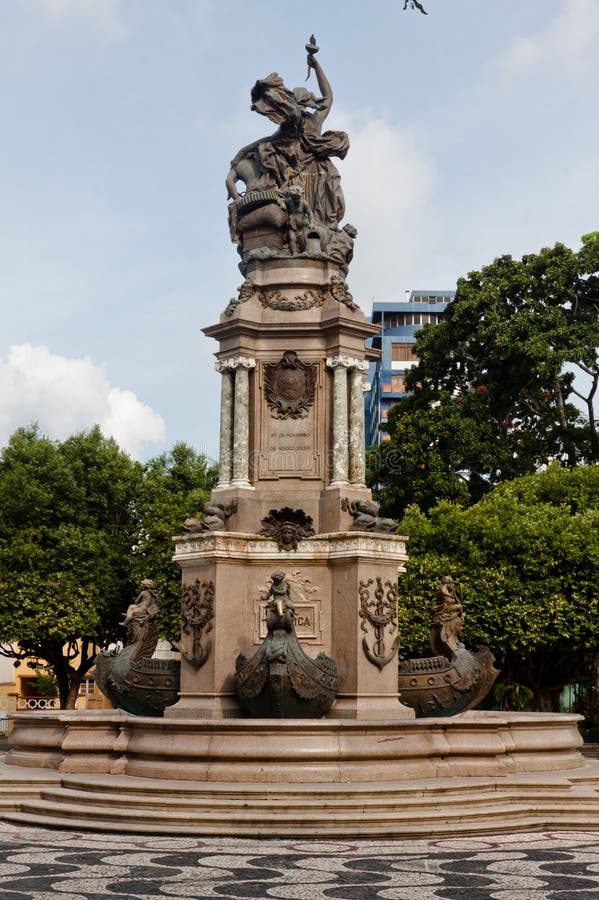 Monument in Manaus Brazilië royalty-vrije stock afbeeldingen Monument in Manaus Brazilië royalty-vrije stock afbeeldingen