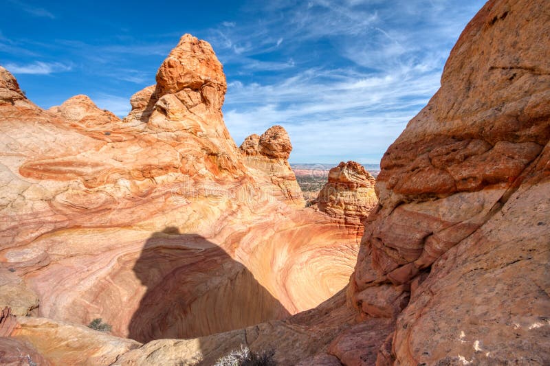 Monument national de falaises vermeilles blanches de poche de formations de roche de porte-malheur de grès photographie stock Monument national de falaises vermeilles blanches de poche de formations de roche de porte-malheur de grès photographie stock