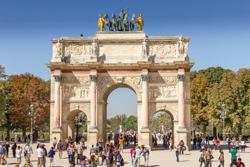 Paris, France, Outside, Shop Fronts, Luxury CLothing Louis Vuitton, LVMH,  Modern Sculpture on Building, Ave. Champs-Elysees, yayoi kusama paris Stock  Photo - Alamy