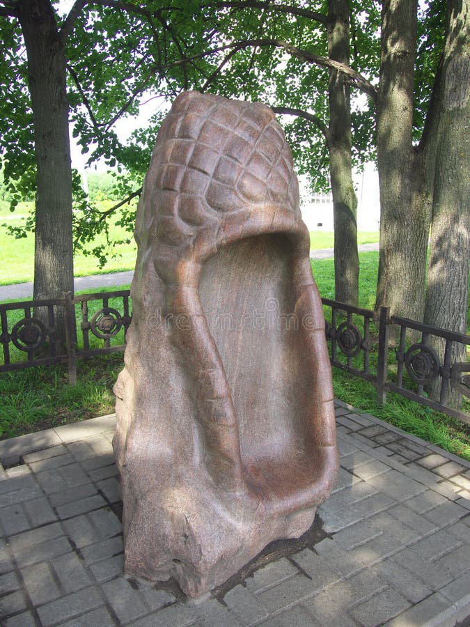 Monument to Russian bast shoes in the Soviet area of the city Vyazma royalty free stock images Monument to Russian bast shoes in the Soviet area of the city Vyazma royalty free stock images