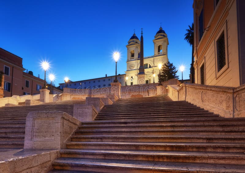 Monumentalni schody hiszpańszczyzn kroki i i Trinita dei Monti Chu obrazy stock Monumentalni schody hiszpańszczyzn kroki i i Trinita dei Monti Chu obrazy stock