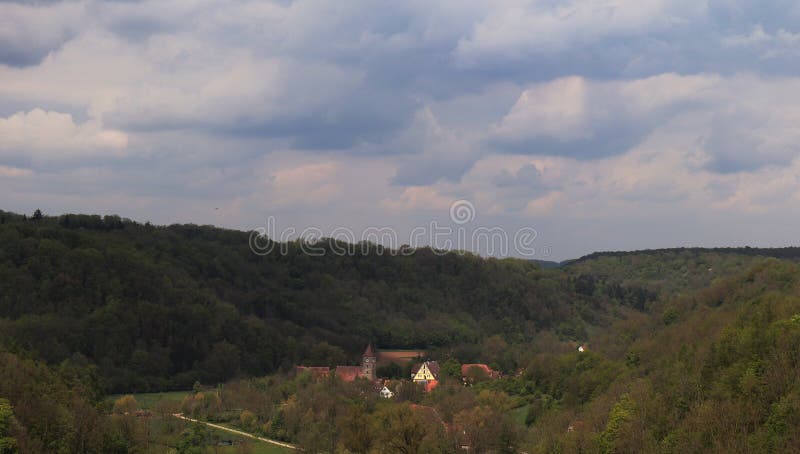 Monumenti storici e case veduti dal der Tauber, Germania del ob di Rothenburg fotografie stock libere da diritti Monumenti storici e case veduti dal der Tauber, Germania del ob di Rothenburg fotografie stock libere da diritti