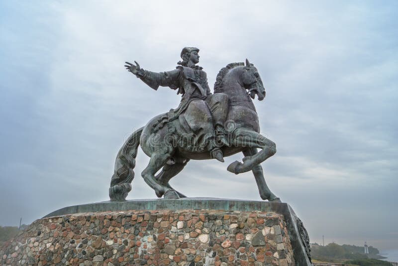 Monumento all'imperatrice Elizabeth, BALTIYSK fotografia stock Monumento all'imperatrice Elizabeth, BALTIYSK fotografia stock