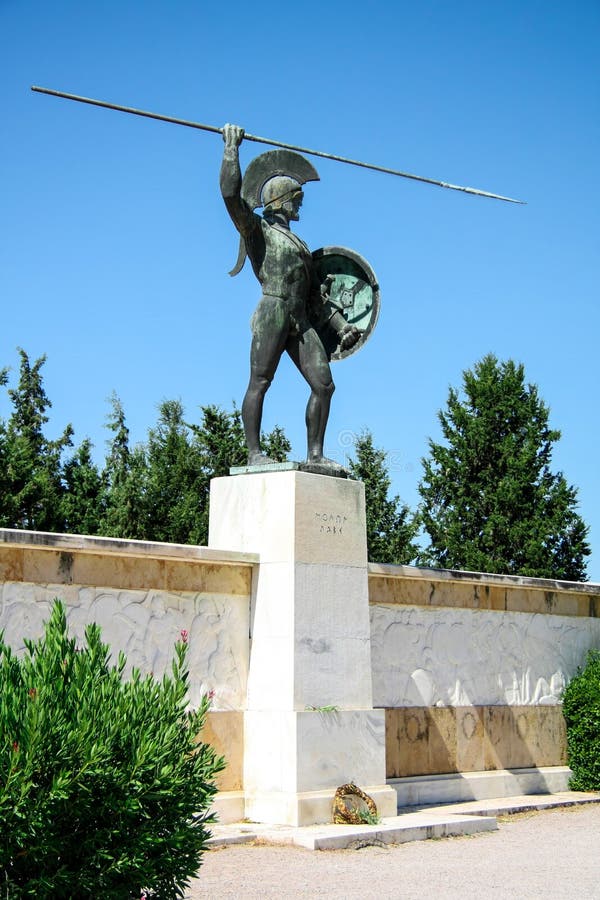 Tradução Da Inscrição: Venha E Pegue. Memorial De Leonidas E Esparta 300,  Grécia - Abril De 2017 Fotos, retratos, imágenes y fotografía de archivo  libres de derecho. Image 91352293