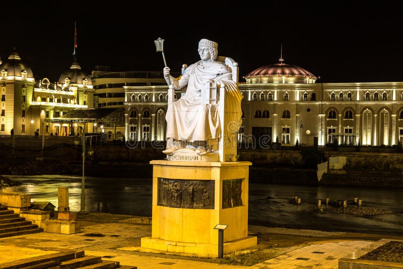 Monumento della I Justinian a Skopje immagine stock Monumento della I Justinian a Skopje immagine stock