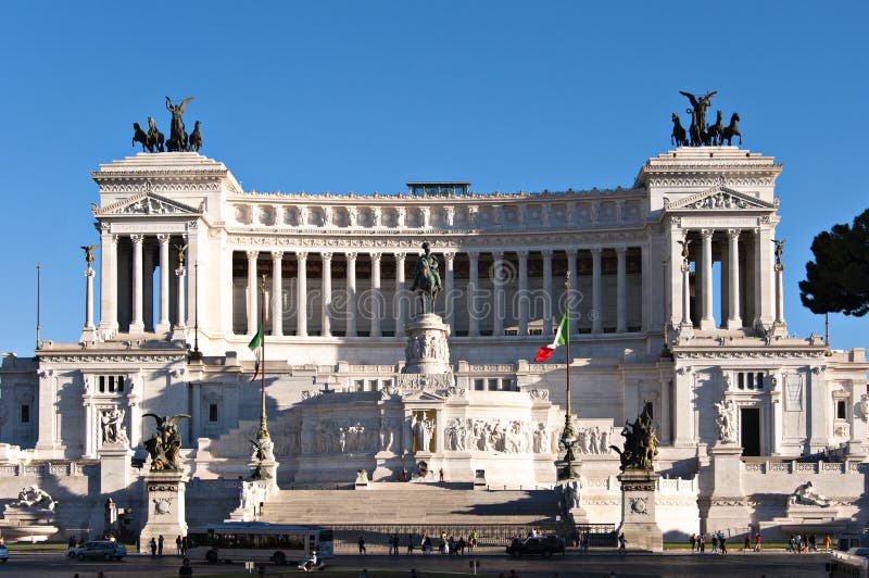 Monumento di Emmanuel II del vincitore immagine stock libera da diritti Monumento di Emmanuel II del vincitore immagine stock libera da diritti