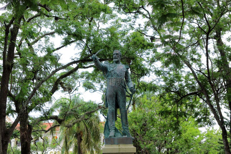 Monumento di eroi nel principale 24 della plaza settembre di Santa Cruz de fotografia stock Monumento di eroi nel principale 24 della plaza settembre di Santa Cruz de fotografia stock
