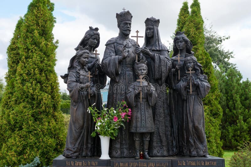 Monumento diveevo à família do último imperador russo nicholas ii romanov