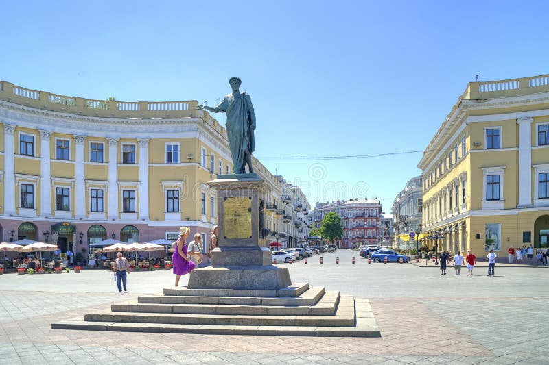 Monumento a duca de Richelieu a Odessa 1828 anni fotografie stock Monumento a duca de Richelieu a Odessa 1828 anni fotografie stock