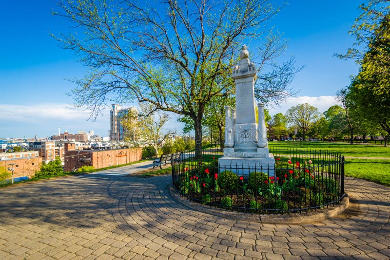 Monumento en el parque federal de la colina, en Baltimore, Maryland