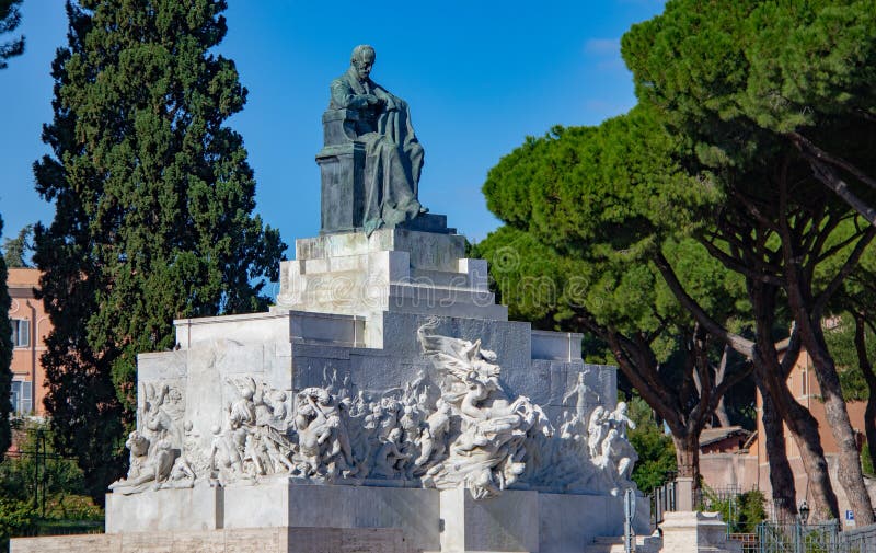 Monumento a Giuseppe Mazzini foto de stock royalty free Monumento a Giuseppe Mazzini foto de stock royalty free