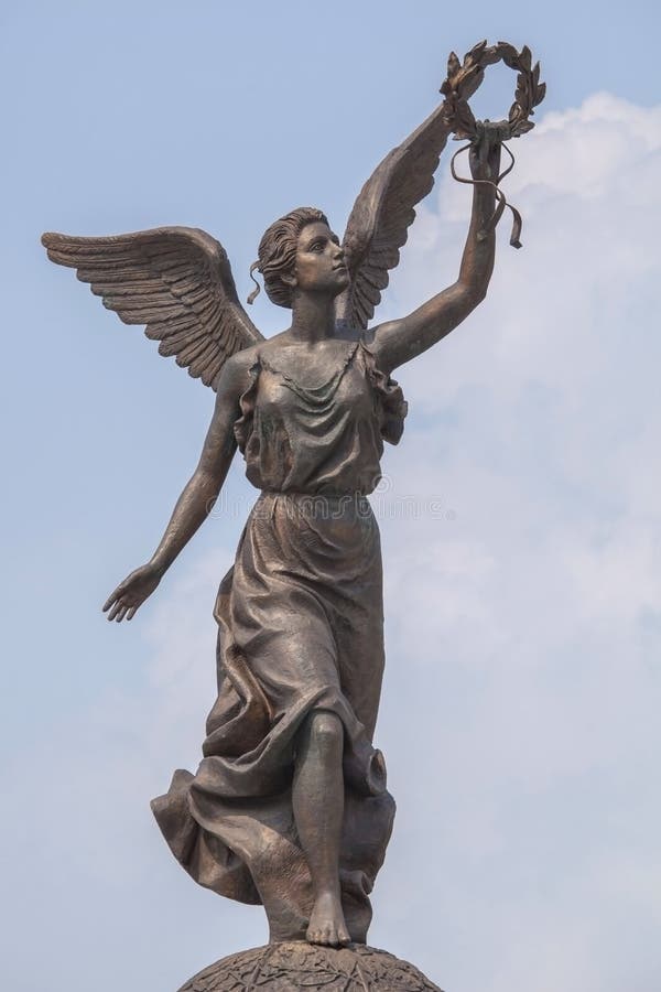 Monumento a La Diosa Nike Contra El Cielo Foto de archivo Imagen de artificial, recorrido: 40817116