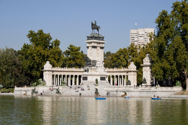 Monumento a Madrid fotografie stock libere da diritti Monumento a Madrid fotografie stock libere da diritti