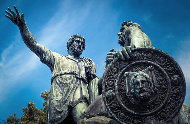 Monumento a Minin e a Pozharsky sul quadrato rosso, Mosca immagine stock libera da diritti Monumento a Minin e a Pozharsky sul quadrato rosso, Mosca immagine stock libera da diritti