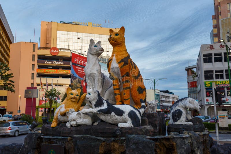 Monumento no Kuching do centro, Sarawak Malásia dos gatos fotografia de stock royalty free Monumento no Kuching do centro, Sarawak Malásia dos gatos fotografia de stock royalty free