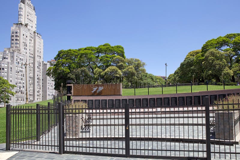 Monumento para caido en la Malvinas, Buenos Aires, la Argentina imagen de archivo libre de regalías Monumento para caido en la Malvinas, Buenos Aires, la Argentina imagen de archivo libre de regalías