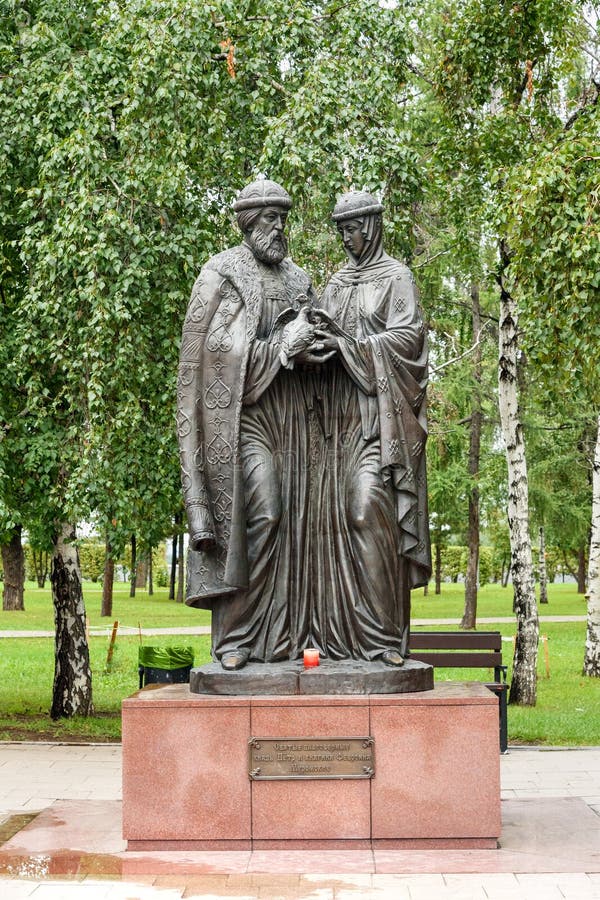 Monumento a Peter e Fevronia a Irkutsk La Russia immagine stock libera da diritti Monumento a Peter e Fevronia a Irkutsk La Russia immagine stock libera da diritti
