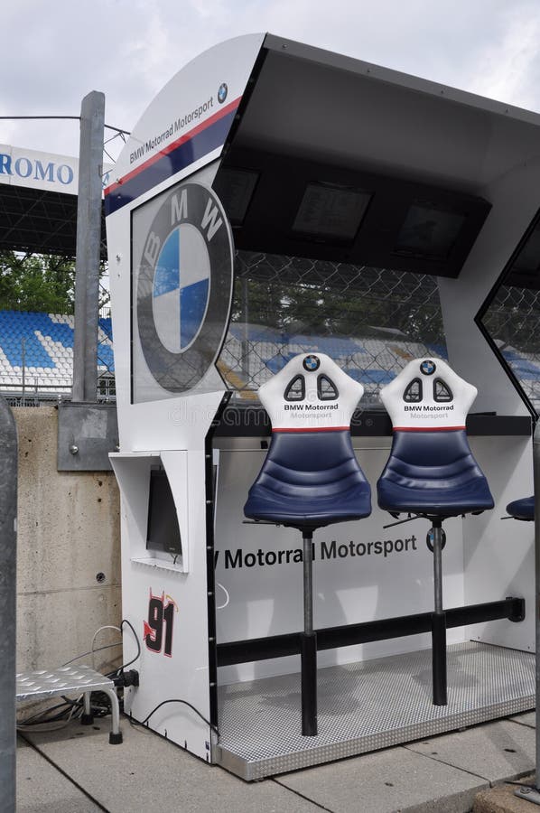 Monza 2012 - Parede do poço de BMW Motorrad Motorspot fotografia de stock Monza 2012 - Parede do poço de BMW Motorrad Motorspot fotografia de stock