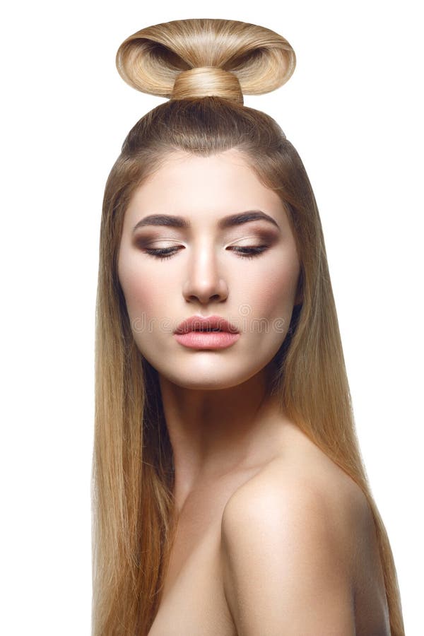 Mooi blond meisje met lang haar royalty-vrije stock afbeelding Mooi blond meisje met lang haar royalty-vrije stock afbeelding