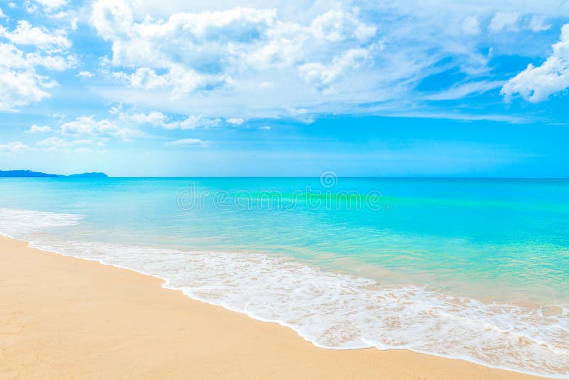 Mooi de zomerstrand en tropische overzees in khaolak Phangnga Sou royalty-vrije stock foto's Mooi de zomerstrand en tropische overzees in khaolak Phangnga Sou royalty-vrije stock foto's