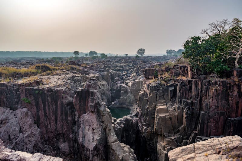 Prachtig Indiaas landschap met de Raneh-waterval stock foto