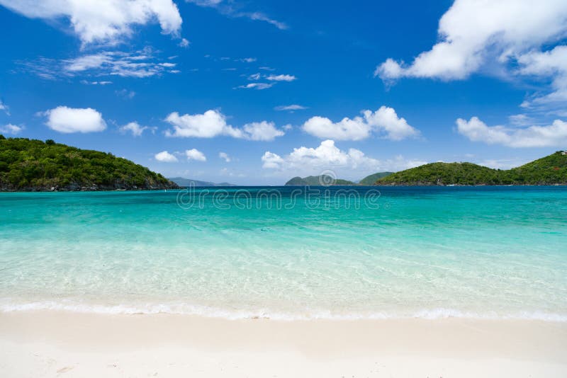 Mooi tropisch strand in de Caraïben stock fotografie Mooi tropisch strand in de Caraïben stock fotografie