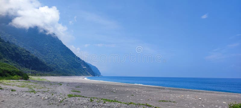 Mooi uitzicht op het strand hualien taiwan hualien qixingtan