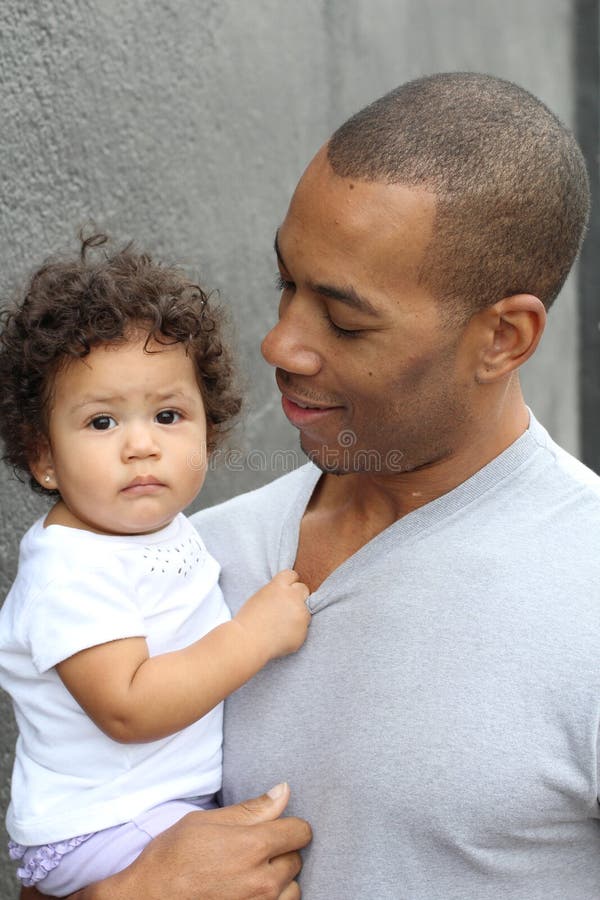 Liefdevol portret van vader en dochter stock foto
