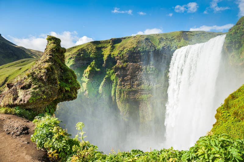 Mooie en beroemde Skogafoss-waterval stock afbeeldingen Mooie en beroemde Skogafoss-waterval stock afbeeldingen