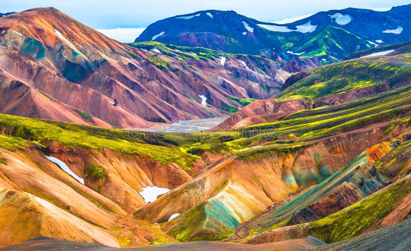 Mooie kleurrijke vulkanische bergen Landmannalaugar in IJsland stock afbeelding Mooie kleurrijke vulkanische bergen Landmannalaugar in IJsland stock afbeelding