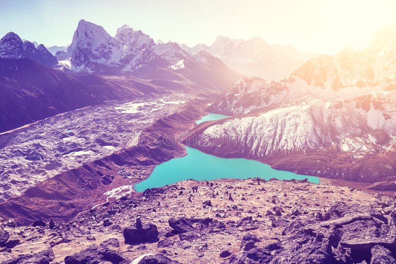 Mooie mening van de top van Gokyo Ri, Nepal stock foto Mooie mening van de top van Gokyo Ri, Nepal stock foto