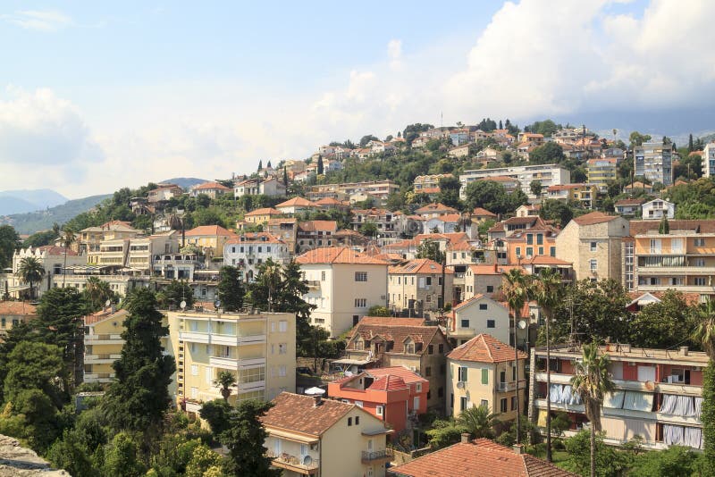 Mooie mening van populaire toevluchtstad van Herceg Novi van fortre royalty-vrije stock fotografie Mooie mening van populaire toevluchtstad van Herceg Novi van fortre royalty-vrije stock fotografie