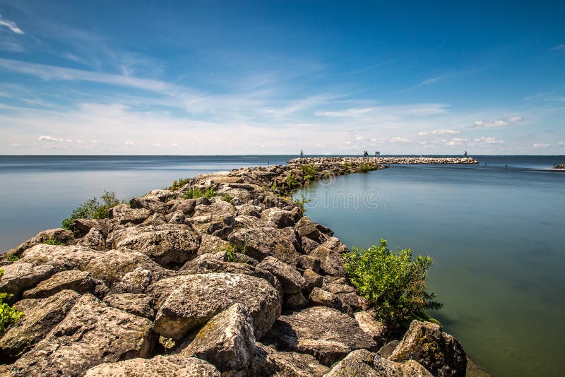 Mooie zonnige dag bij het meer stock foto Mooie zonnige dag bij het meer stock foto