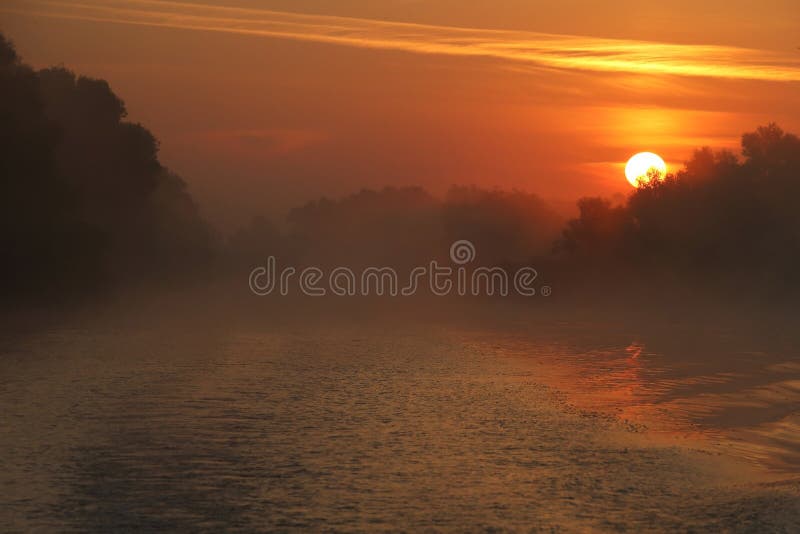 Mooie zonsopgang in de Delta van Donau royalty-vrije stock foto's Mooie zonsopgang in de Delta van Donau royalty-vrije stock foto's