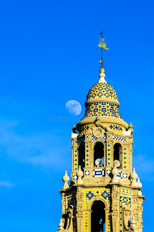 Daytime moon over the Museum of Man