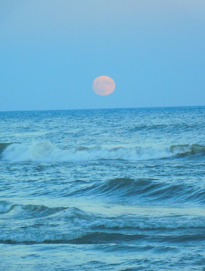Reddish Moonrise Above Great Lake Michigan in WI Stock Image - Image of ...