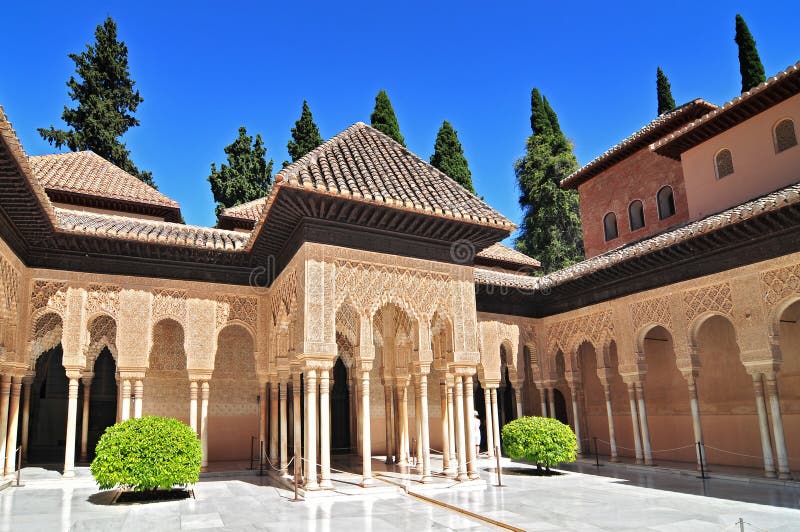 Granada - Het Hof Van De Leeuwen - Alhambra, Granada, Spanje Stock ...