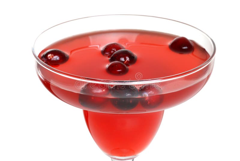 Moosbeerelocher-Cocktailfokus auf vorderem Felgenglas stockfoto