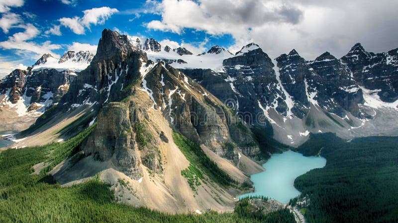 Moraine Lake, Banff National Park, Beautiful Landscape, Alberta, Canada, Valley of the Ten Peaks