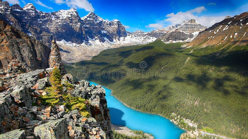 Moraine Lake, Valley of the Ten Peaks, Banff National Park, Beautiful Landscape, Alberta, Canada