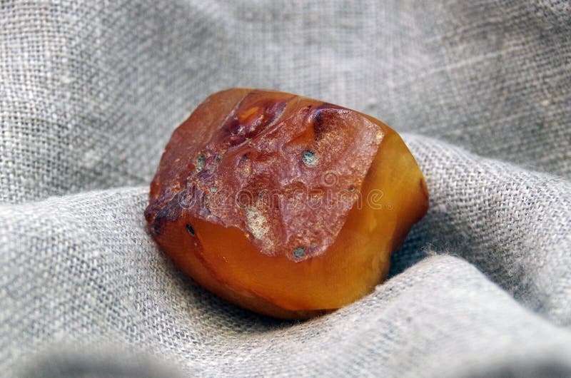In fact, amber is not a stone, but the petrified resin of ancient conifers. For amber to form, special climatic conditions and many millions of years are required. In fact, amber is not a stone, but the petrified resin of ancient conifers. For amber to form, special climatic conditions and many millions of years are required.